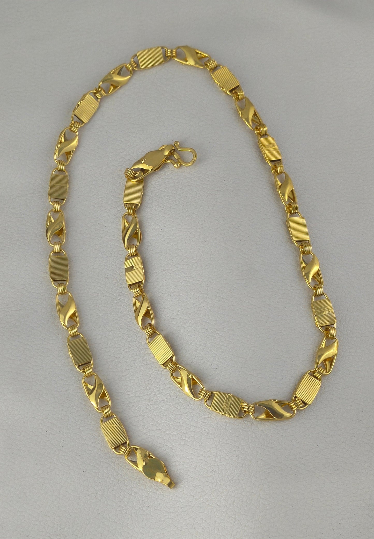 Gold Plated Koyli With Nawabi Biscuits Chain For Men.