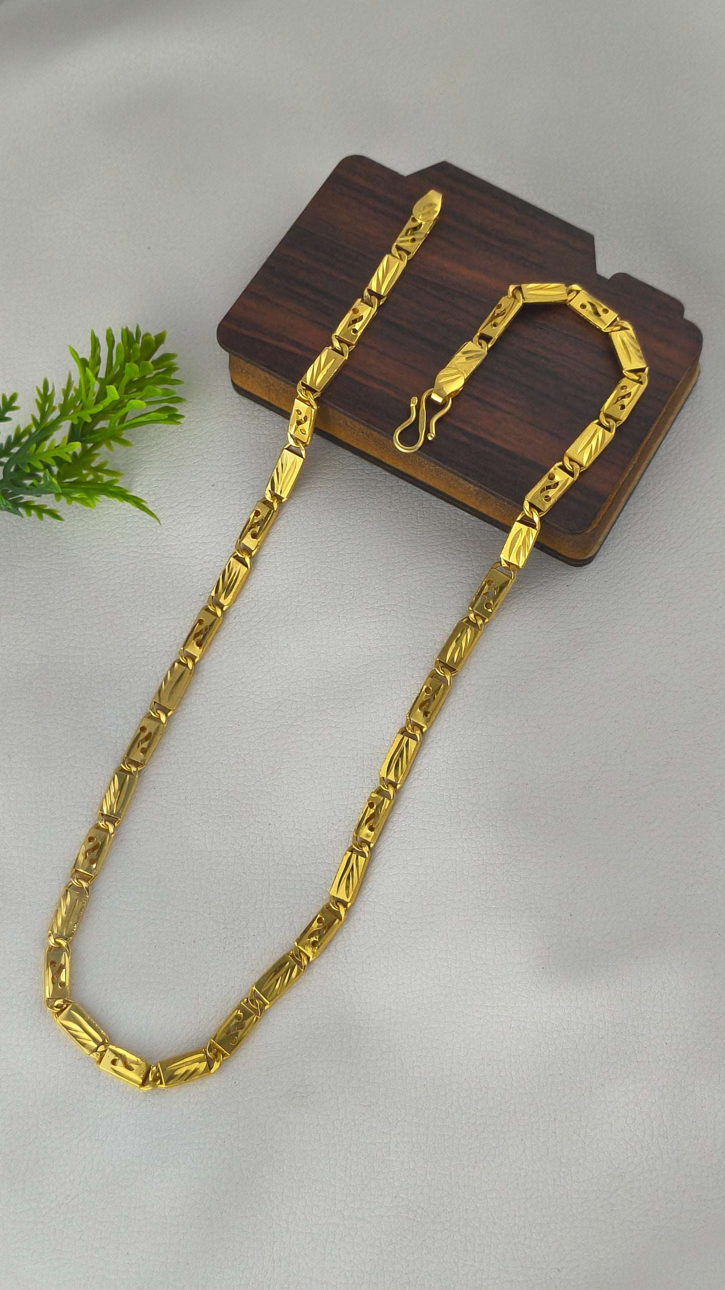 Gold-plated Trending Design Nawabi Biscuit Chain.