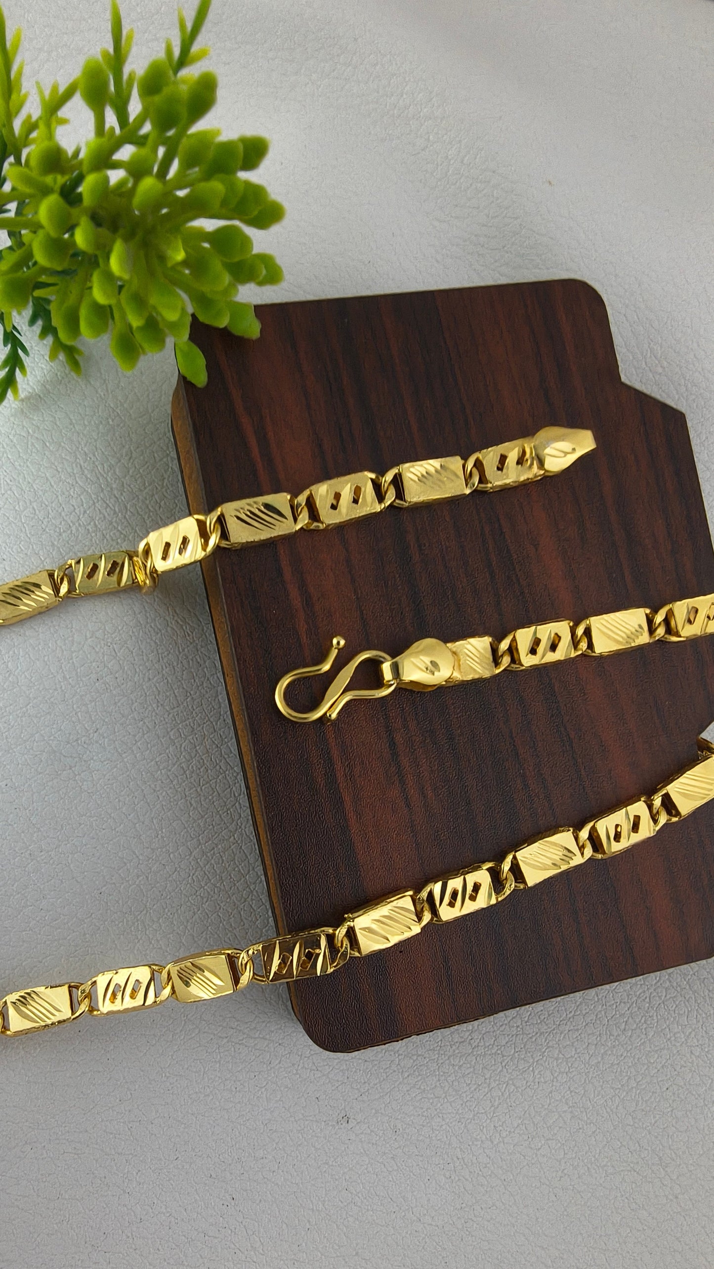 Gold Plated Nawabi Biscuits Durable Design Chain For Men.