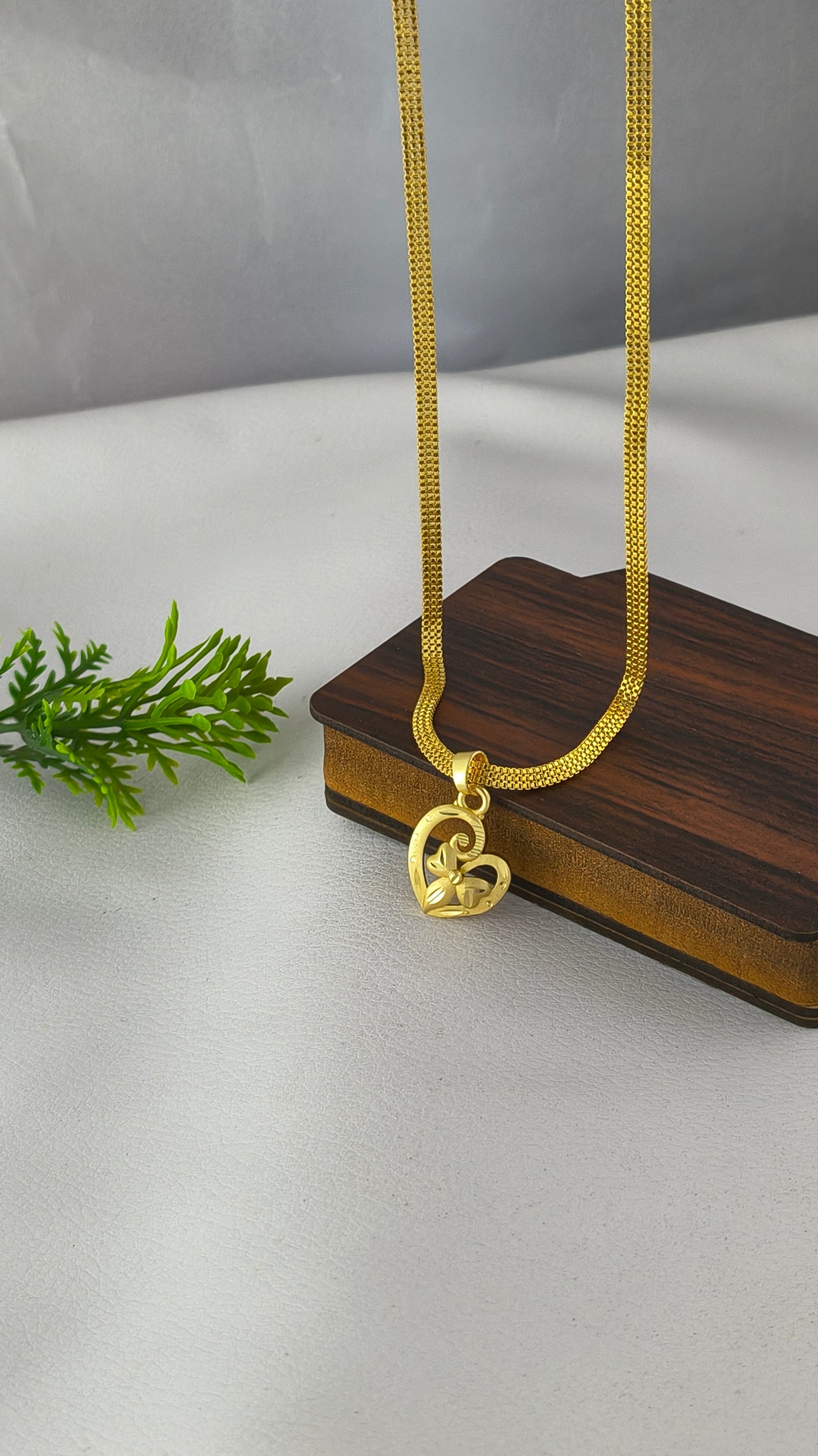 Gold Plated Floral Design Heart Pendant with 3Line Gold Plated Chain Combo Set