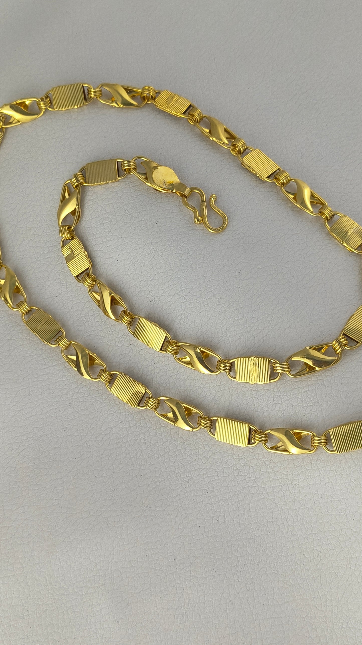 Gold Plated Koyli With Nawabi Biscuits Chain For Men