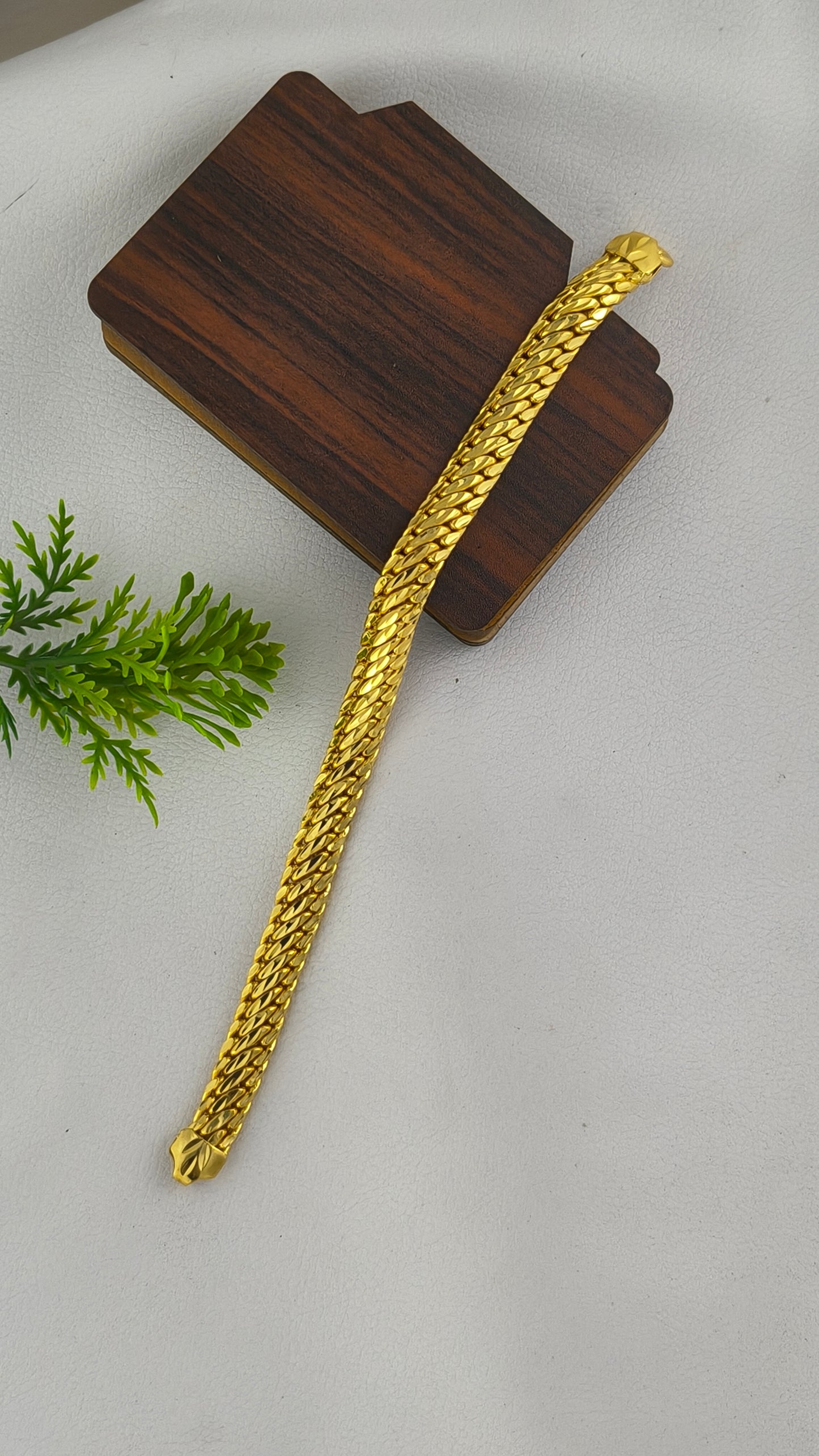 High Gold Plated Partywear Gold plated Men Bracelet