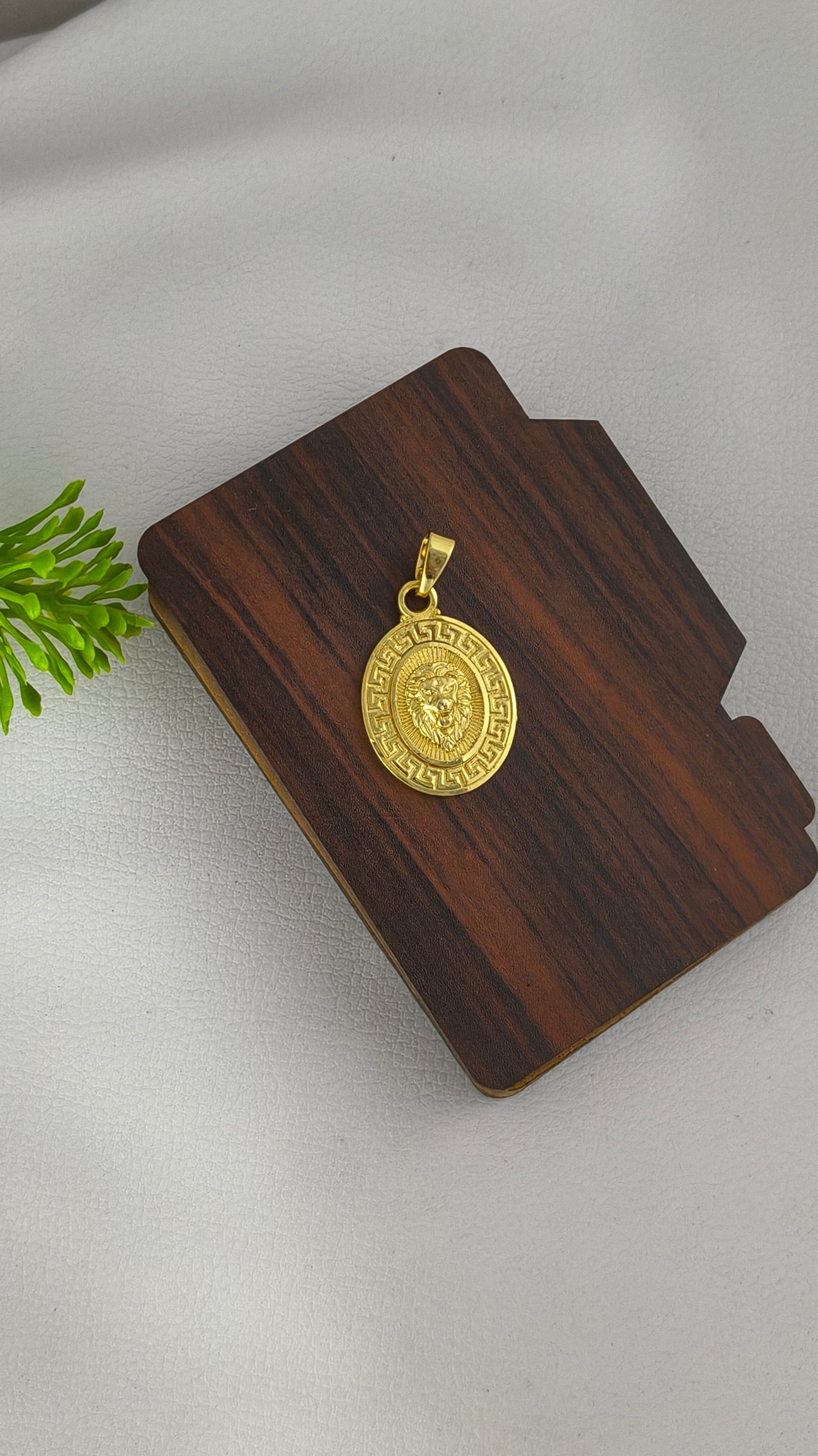 Royal Lion Face pendant,Sinh premium micro gold plated pendant from arbuda imitation