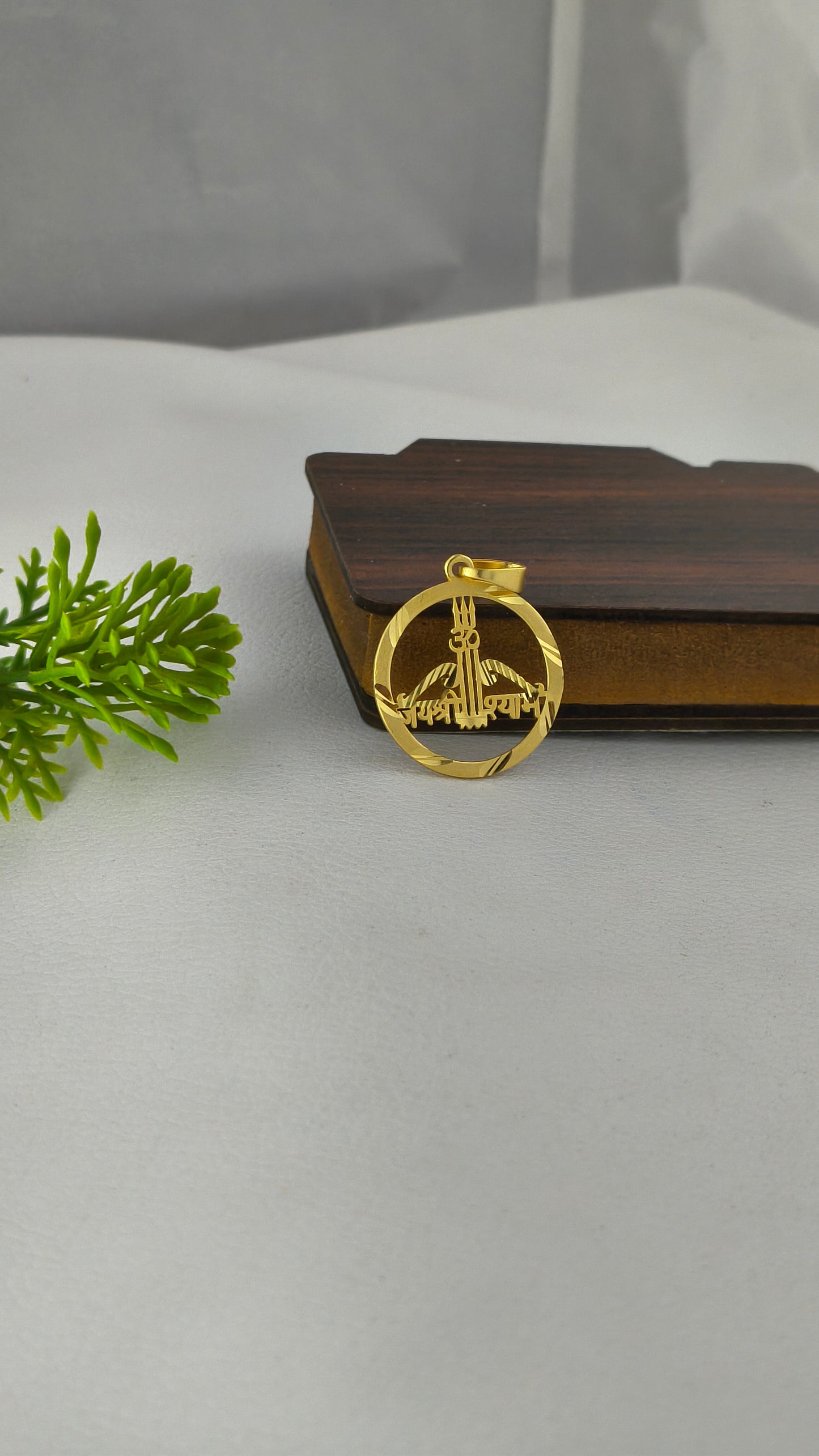 Jay Shree Shyam Gold locket with round design Gold-plated Pendant