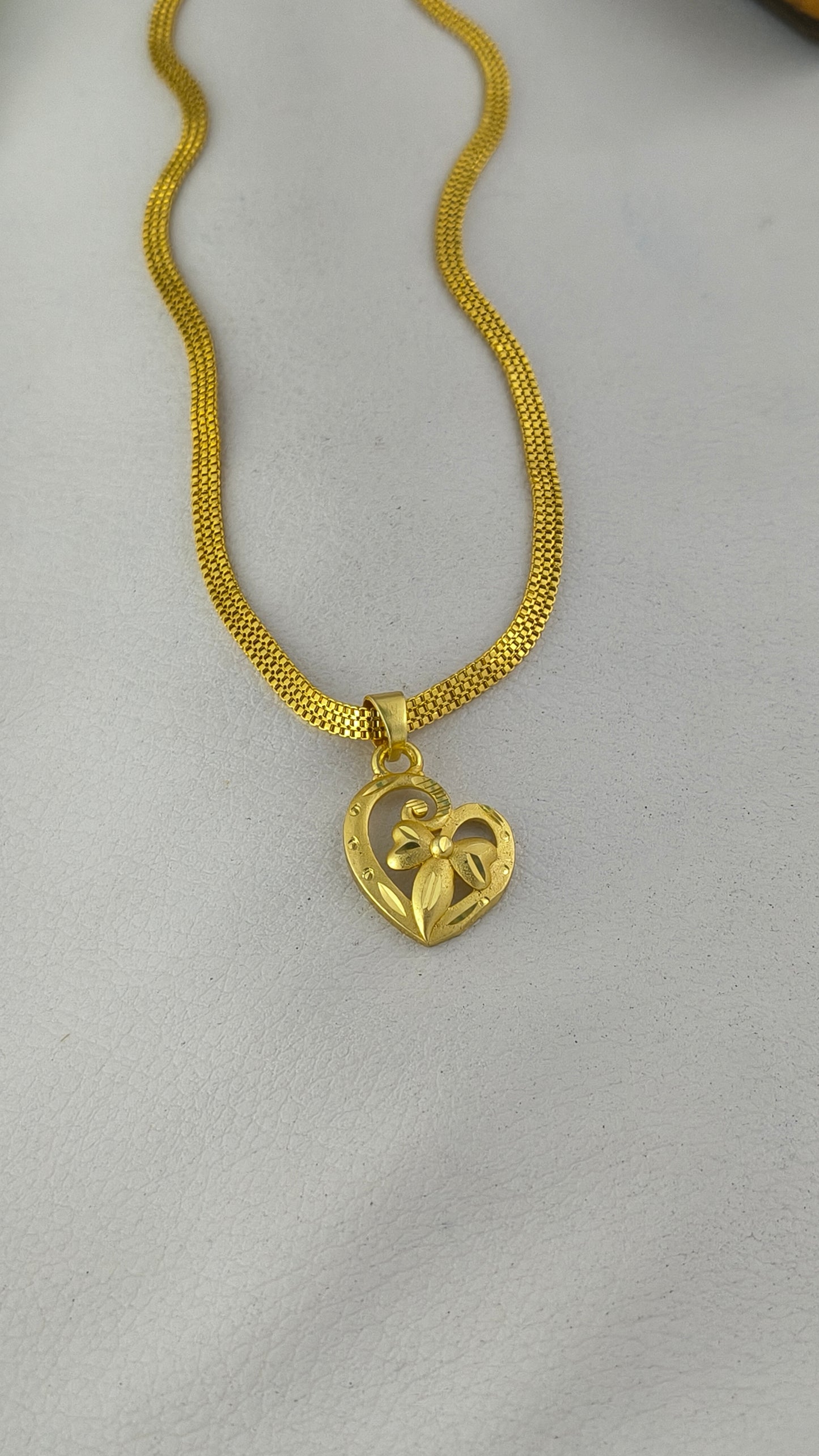 Gold Plated Floral Design Heart Pendant with 3Line Gold Plated Chain Combo Set