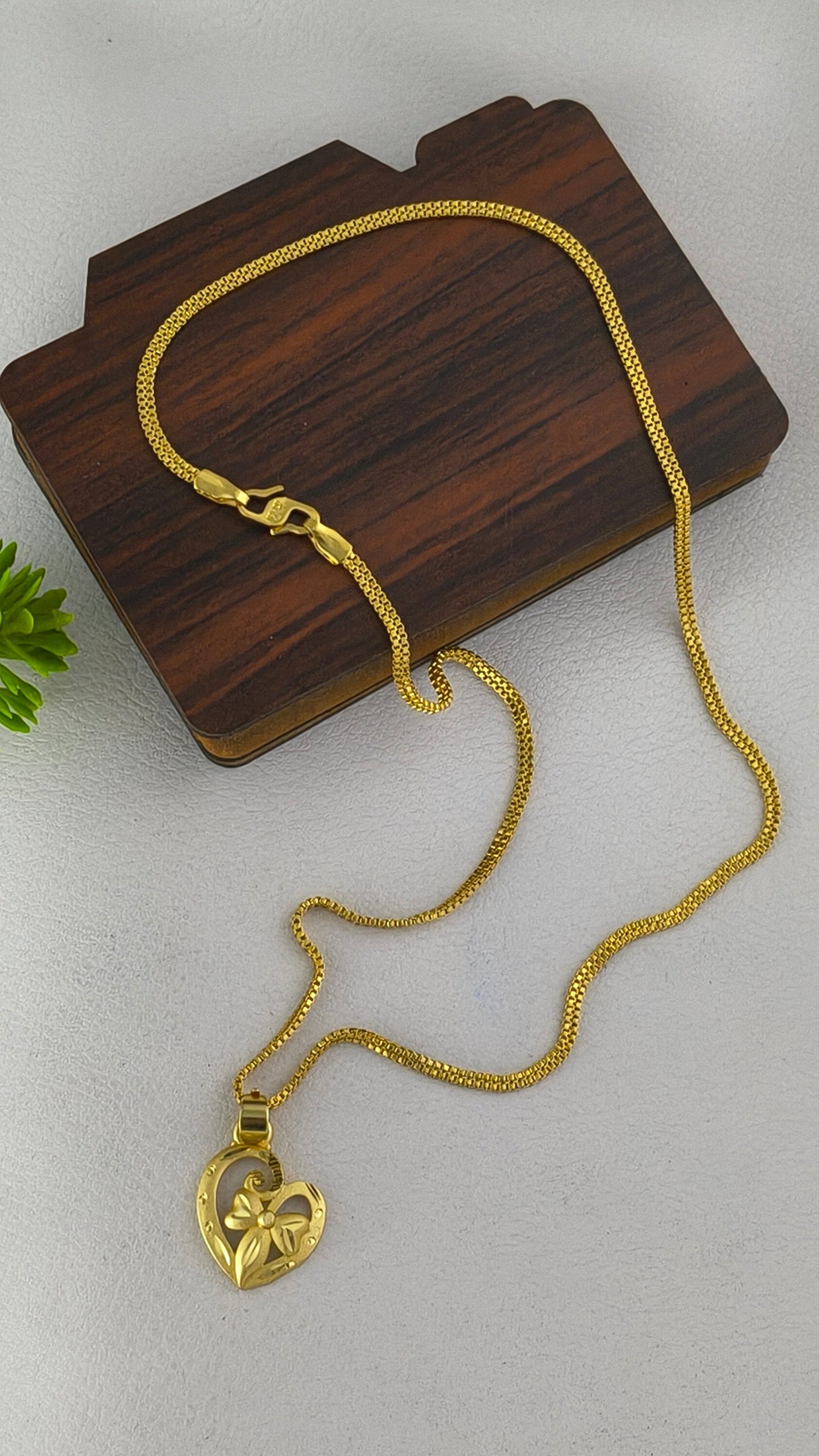 Gold Plated Floral Design Heart Pendant with 2Line Gold Plated Chain Combo Set