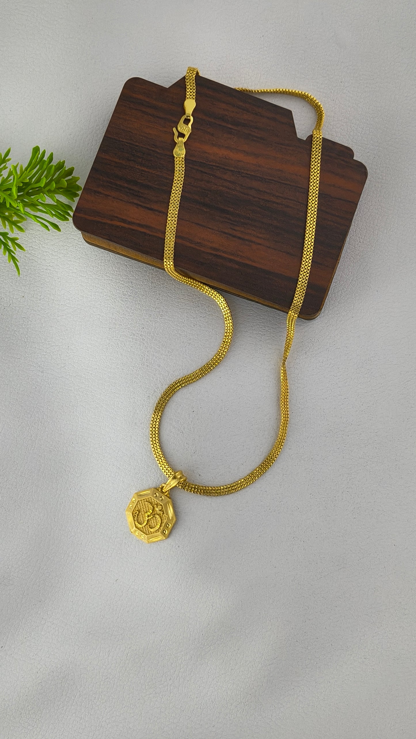 Heavy Gold Plated Om Pendant with 3Line Gold Plated Chain Combo Set