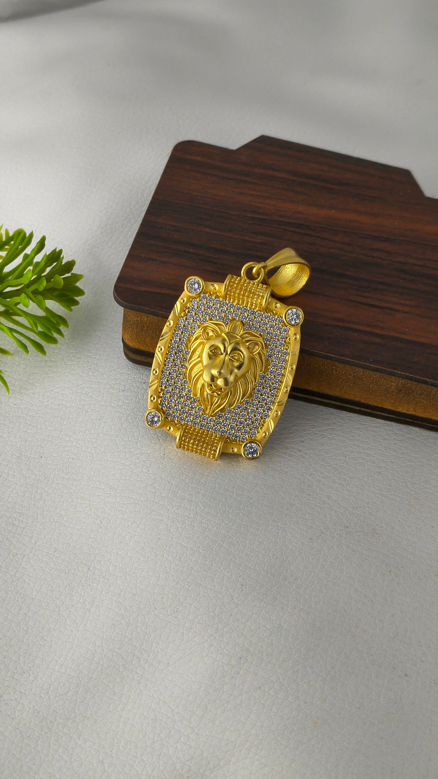 High Gold Plated Stylish Lion face with Diamond Pendant.