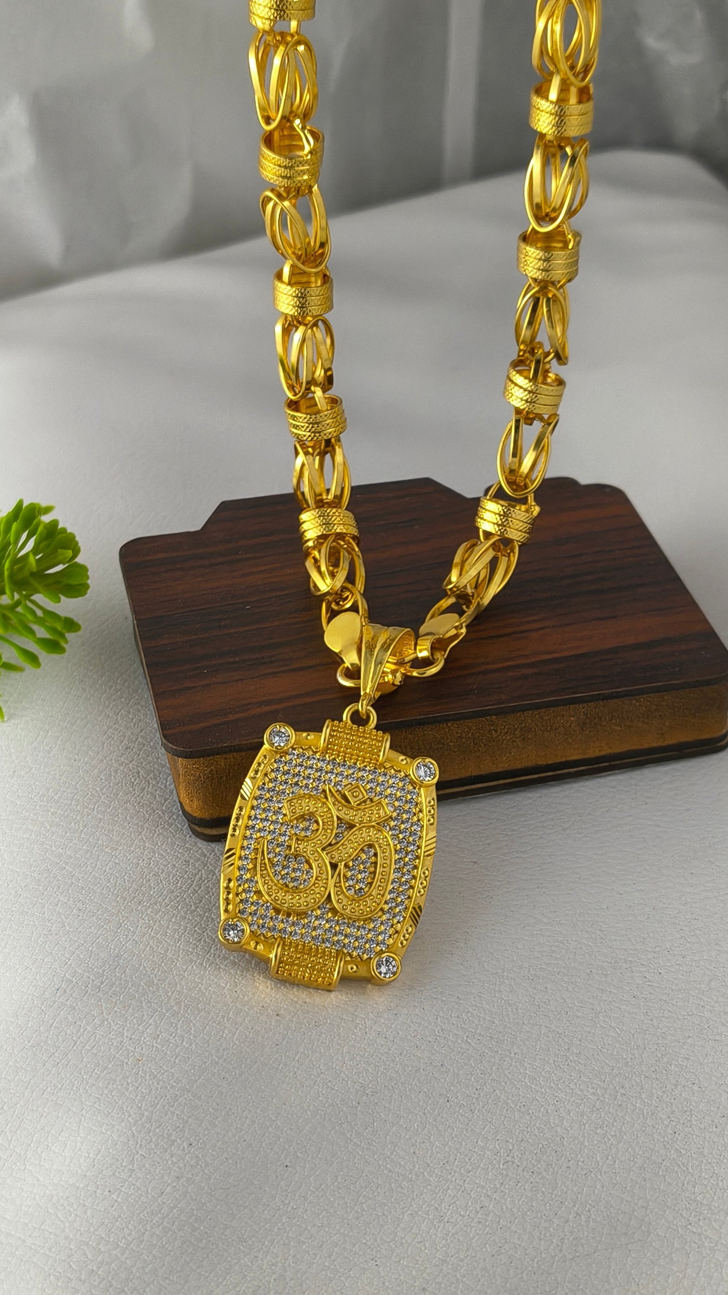 Gold-plated OM pendant with heavy chain Combo Set.